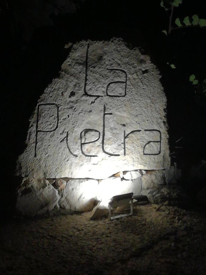 Вілла La Pietra К'ярамонте-Гульфі Екстер'єр фото